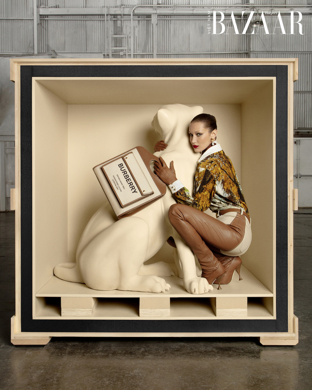 VÌ SAO TÚI XÁCH BURBERRY POCKET BAG LÀ CHIẾC TÚI ĐÁNG ĐẦU TƯ CỦA BURBERRY