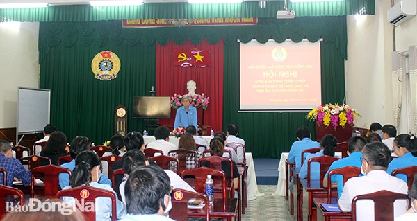 Doanh nghiệp dệt may, giày da gặp khó khăn do thiếu lao động