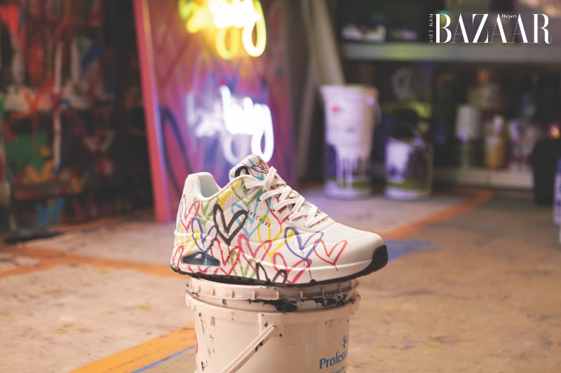 SKECHERS X JGOLDCROWN MANG NHỮNG TRÁI TIM GRAFFITI LÊN GIÀY THỂ THAO