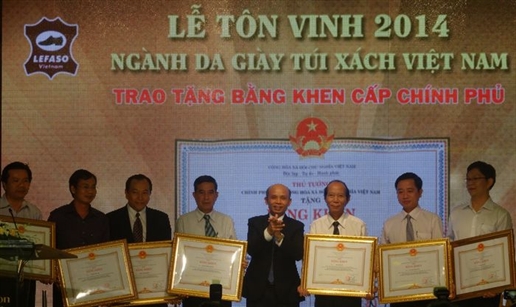 Lễ Tôn vinh Doanh nghiệp và cá nhân có thành tích xuất sắc trong ngành Da – Giày – Túi xách