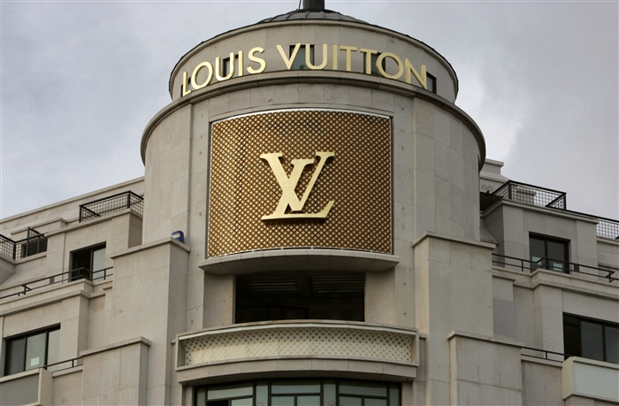  LVMH - nhà cung cấp các sản phẩm da chất lượng cao sẽ cung cấp cho Pháp 40 triệu mặt nạ phẫu thuật 