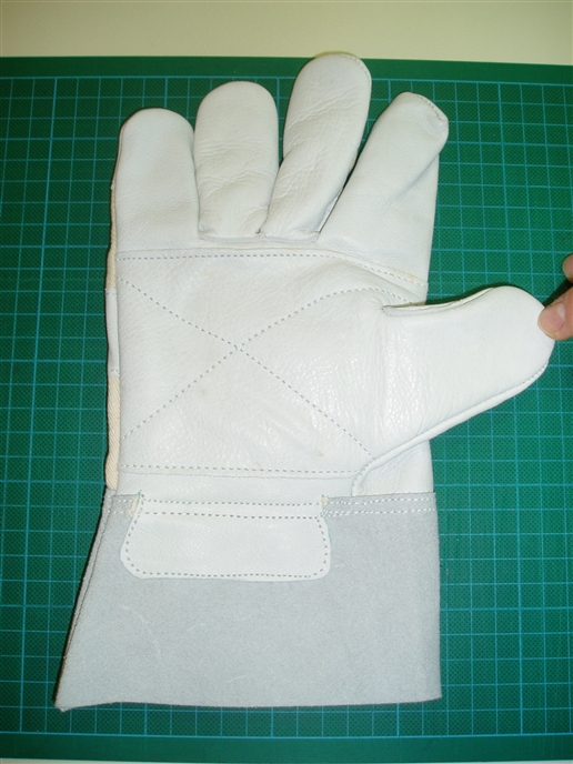 Tìm doanh nghiệp sản xuất găng tay da và găng tay dệt xuất khẩu