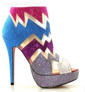 Tìm đối tác sản xuất các nhãn hiệu giày cao cấp cho thị trường Mỹ