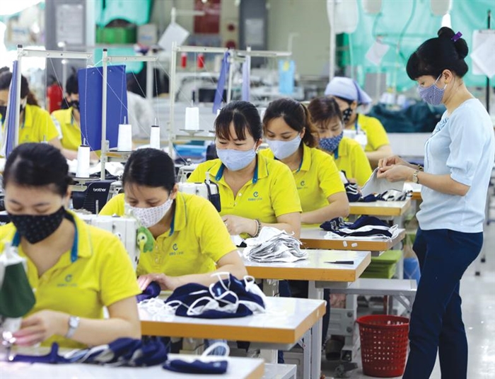 Ngành sản xuất đồ bảo hộ hút vốn từ Nhật Bản